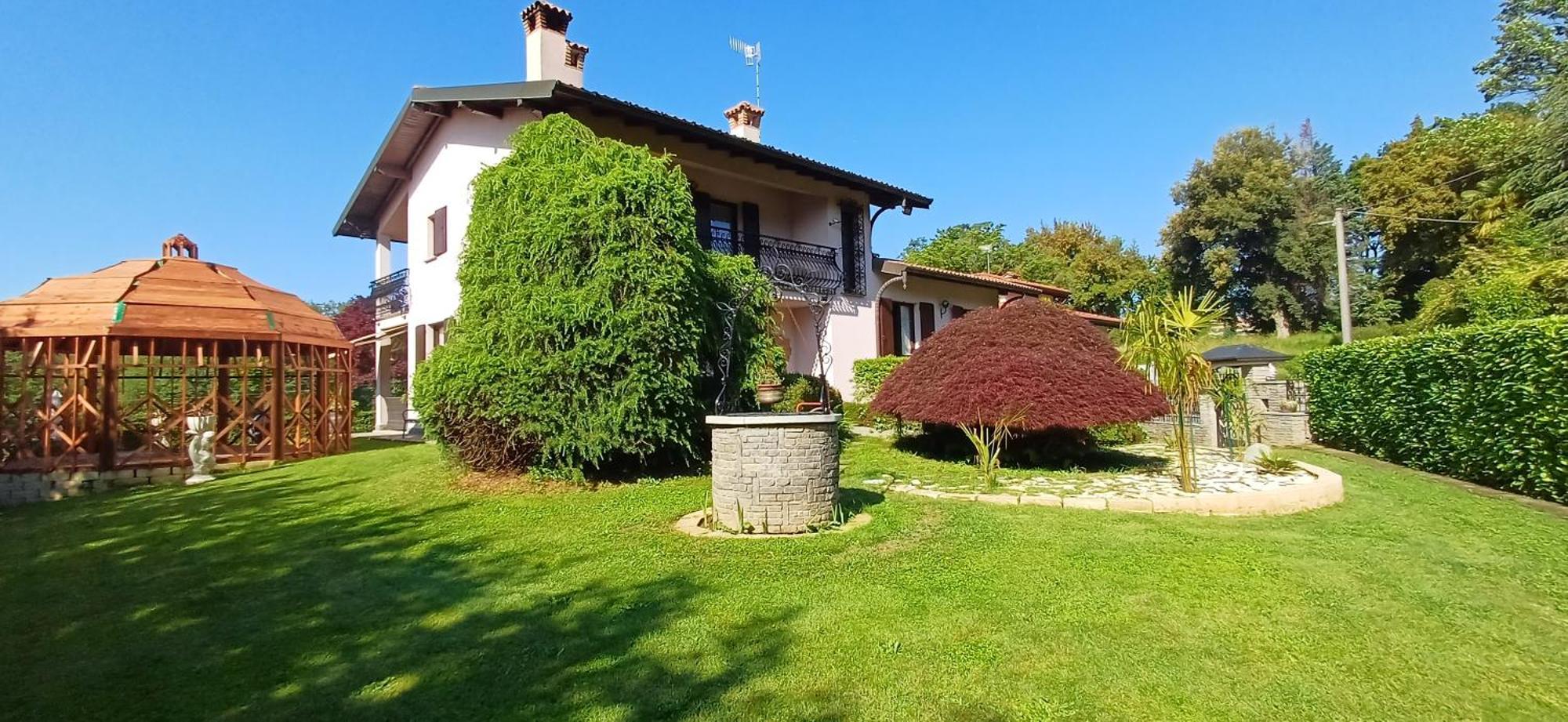 Villa Azalea San Fermo della Battaglia Luaran gambar