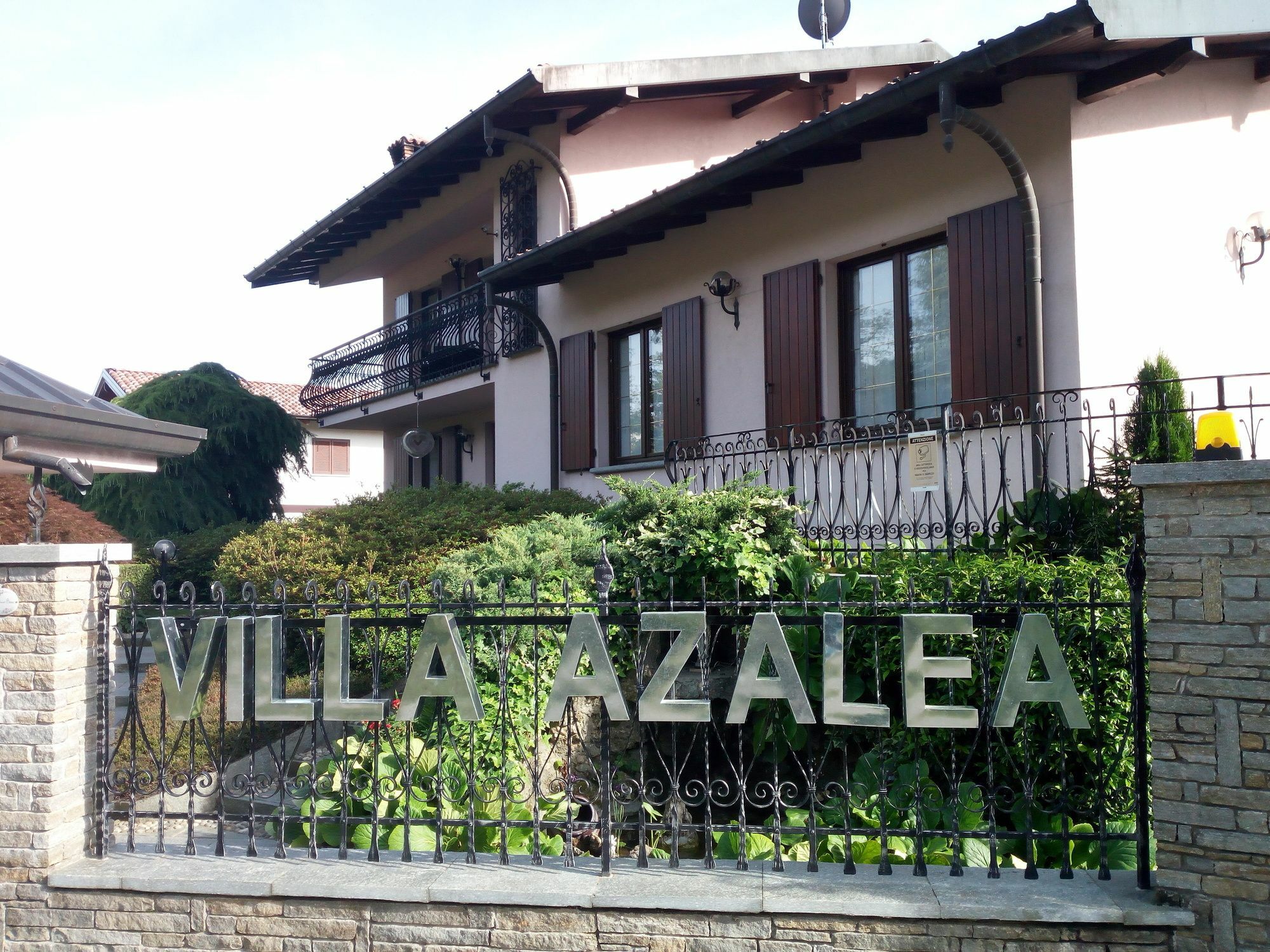Villa Azalea San Fermo della Battaglia Luaran gambar